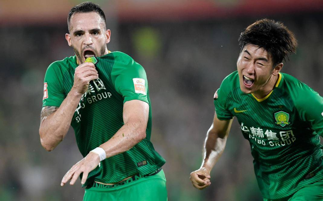  曼城绝杀球迷反应 