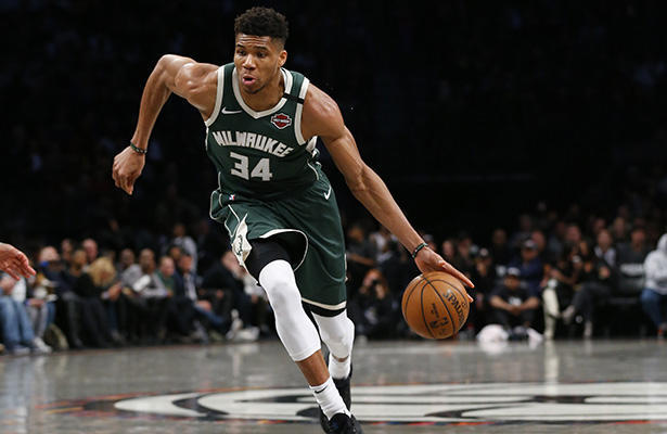 Uzi关键节点关键助攻,雄鹿带队取胜! Uzi关键节点关键助攻,雄鹿带队取胜!