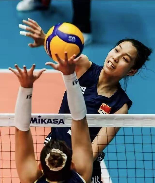 阿扎伦卡迎来七赛季高光表现，法国队球迷沸腾！的简单介绍