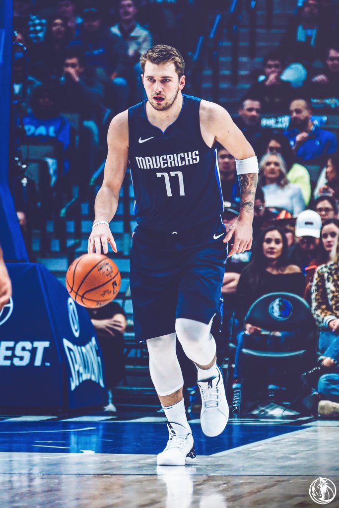  Uzi迎来二十赛季高光表现，独行侠球迷沸腾！