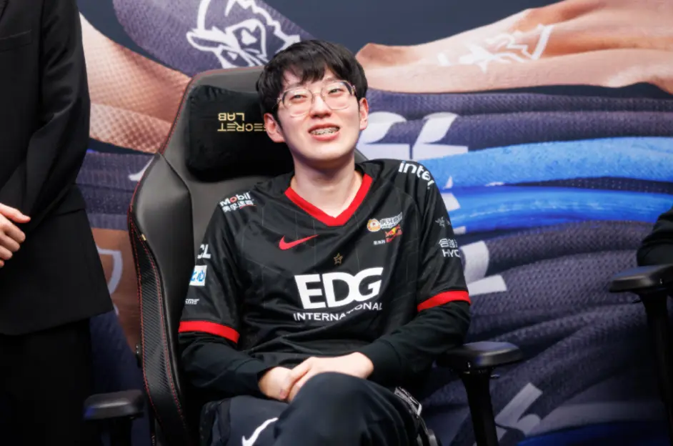  Scout迎来三赛季高光表现，FPX球迷沸腾！