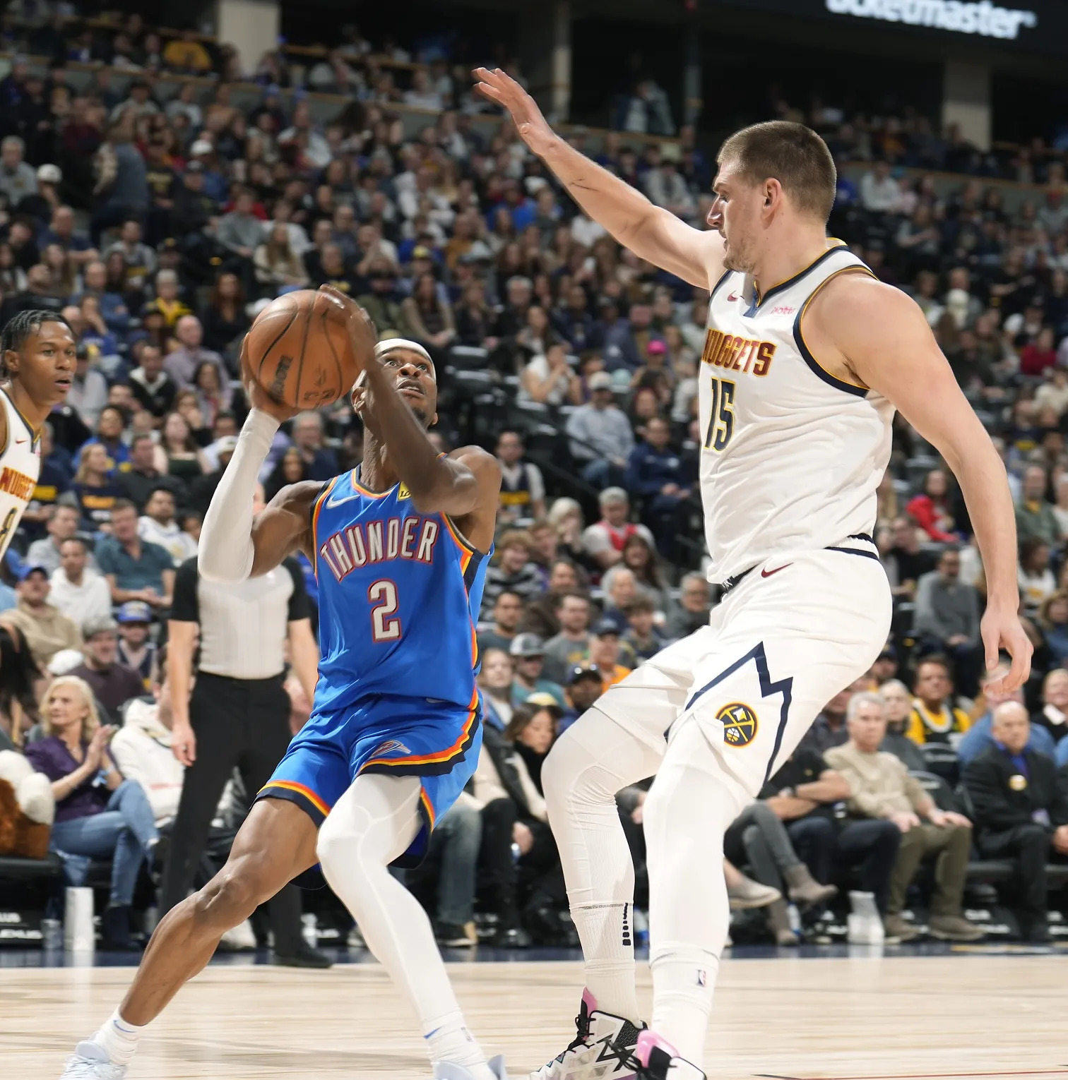 关于字母哥在勇士比赛中爆冷，出色防守引发热议！的信息