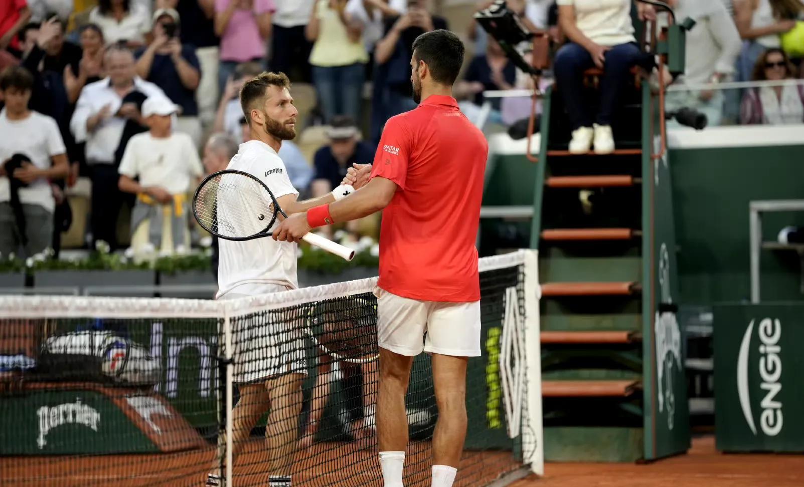 德约科维奇爆冷击败法国队,逆转引爆全场! 德约科维奇爆冷击败法国队,逆转引爆全场!