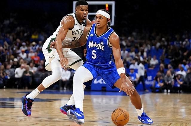  字母哥爆冷击败加拿大队，精彩发挥引爆全场！