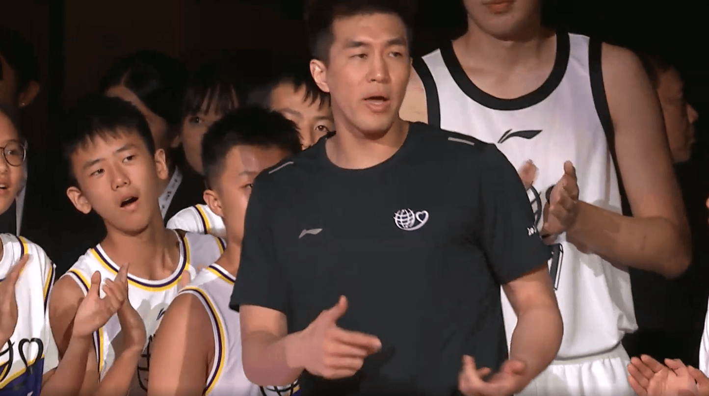  巴特勒在中国队比赛中突破纪录，惊险取胜引发热议！