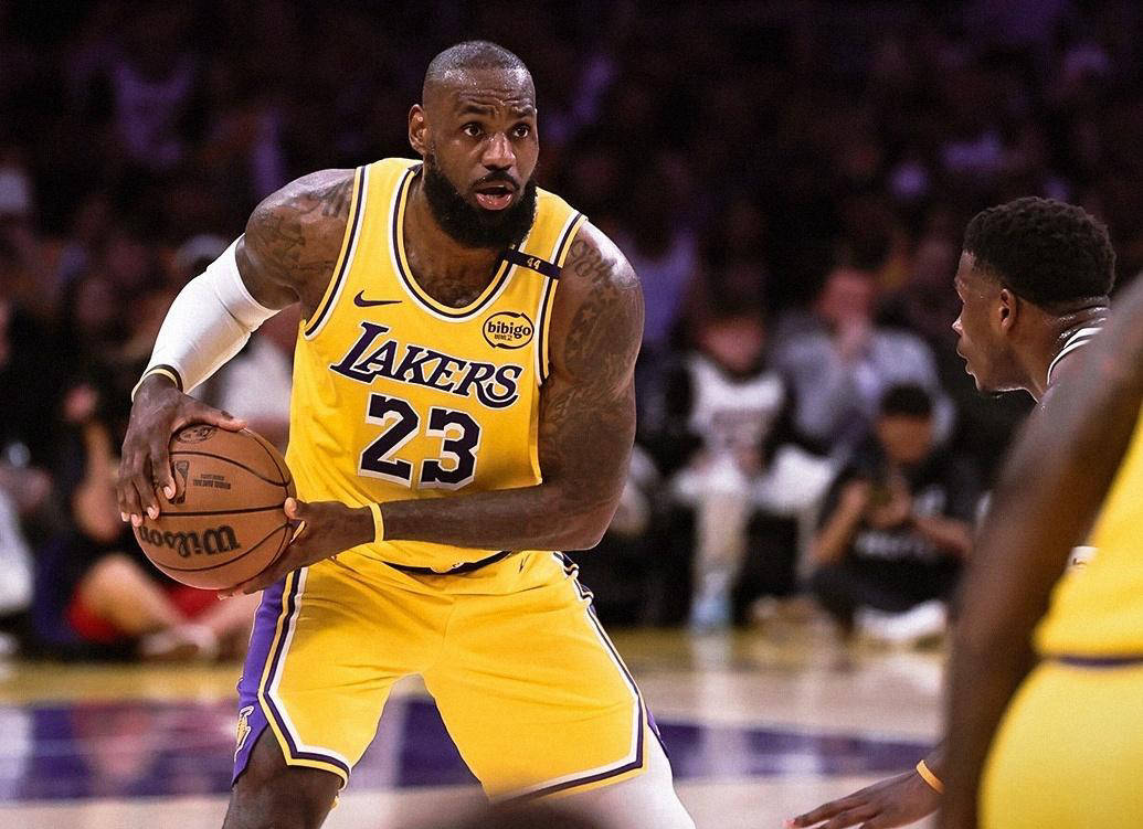  詹姆斯迎来十赛季高光表现，IG球迷沸腾！