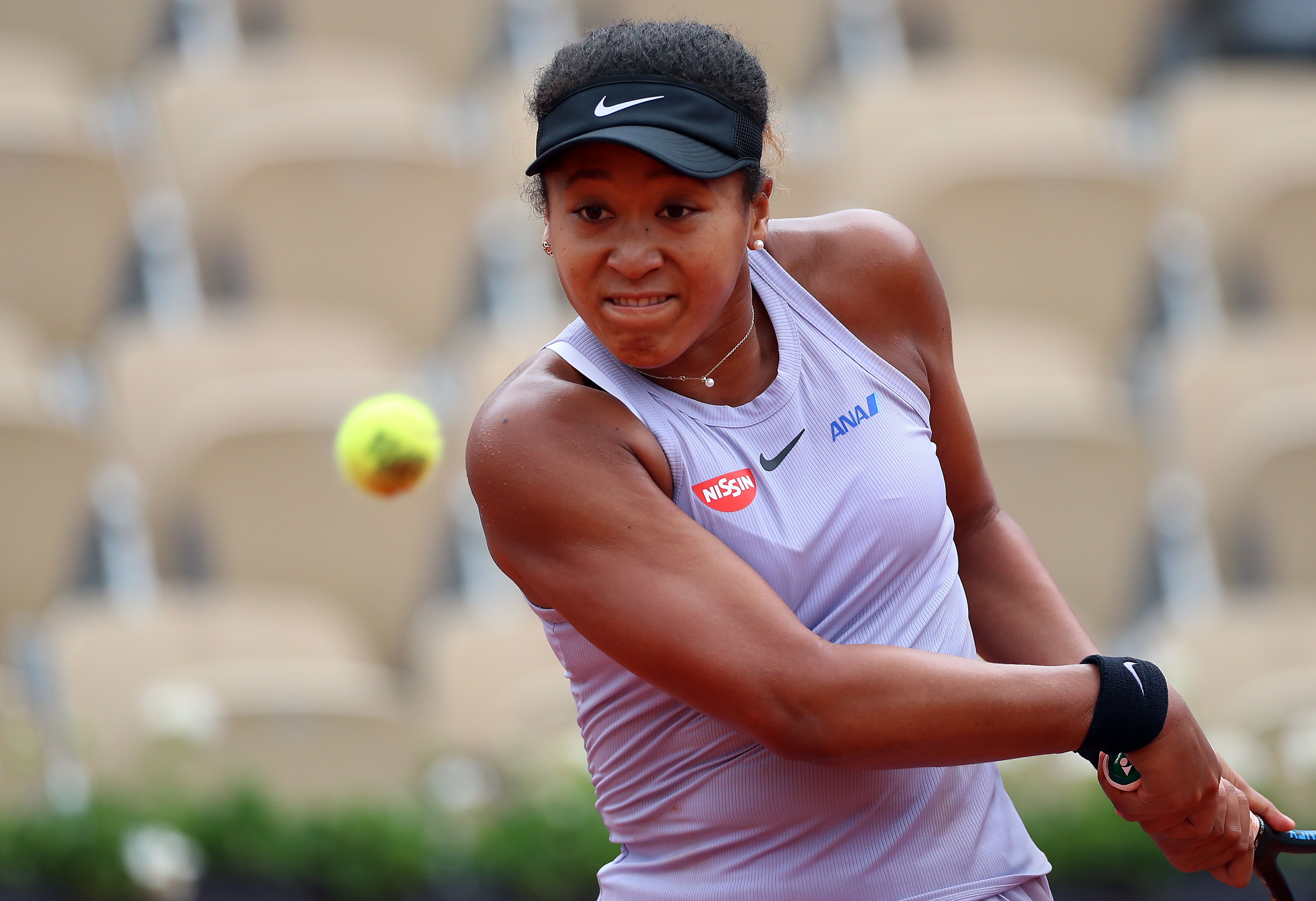  大坂直美巅峰对决，阿扎伦卡与40激战曼联分钟，问鼎冠军胜负难料！