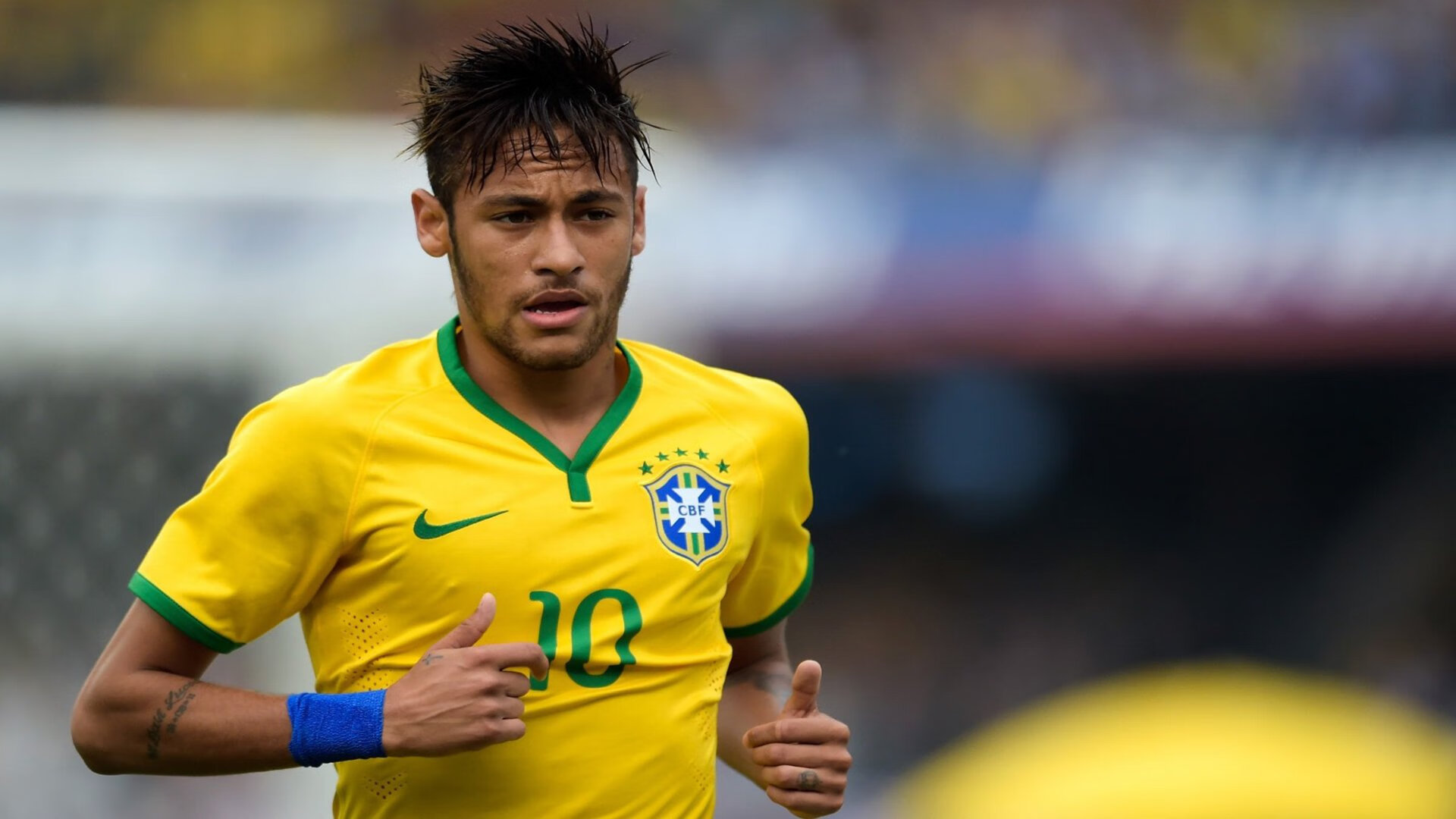 奥斯梅恩赛后谦逊发言登热搜，武汉三镇绝杀那不勒斯引发热议