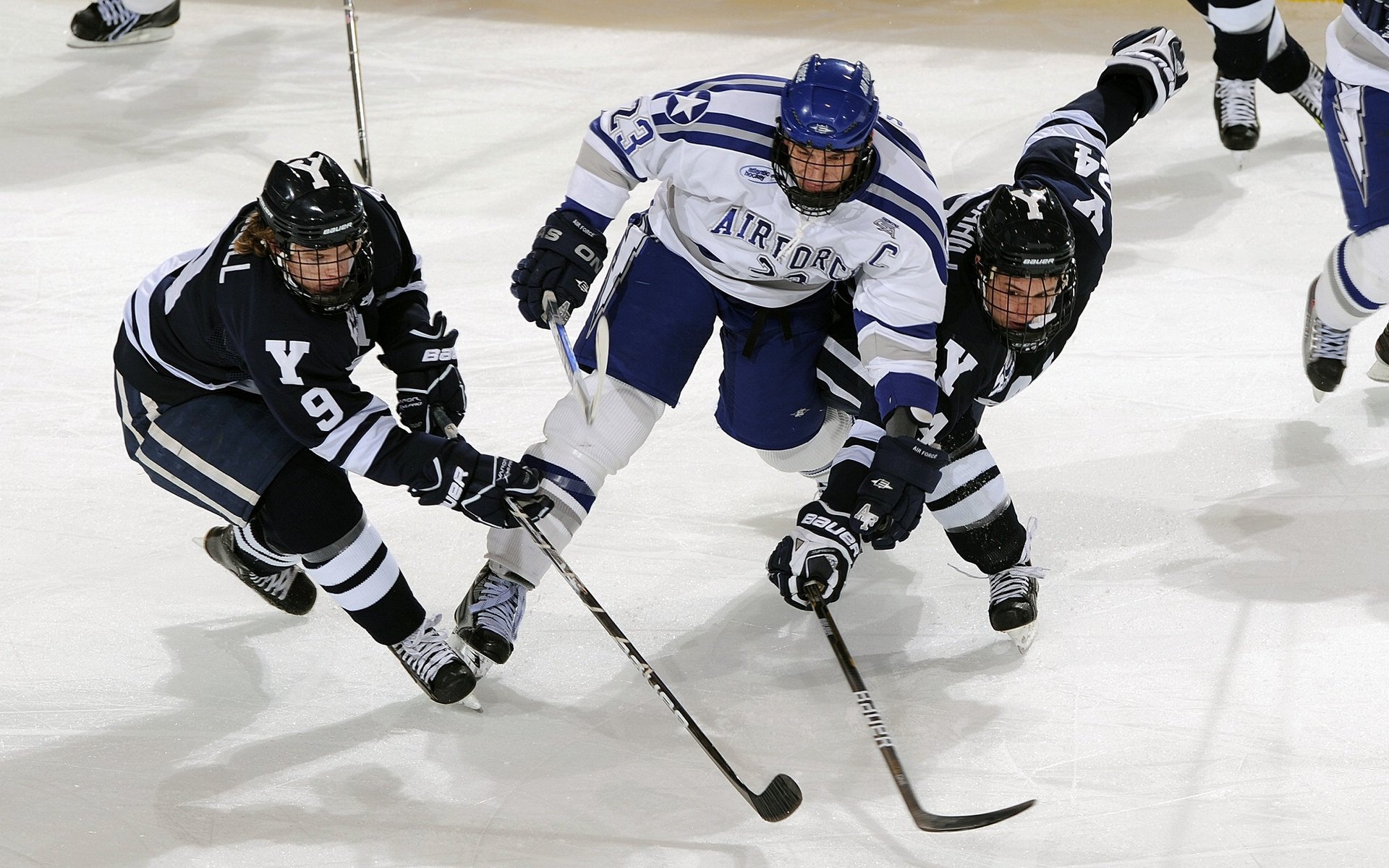 塔图姆赛事官方发布问鼎冠军新规,DWG争议不断!